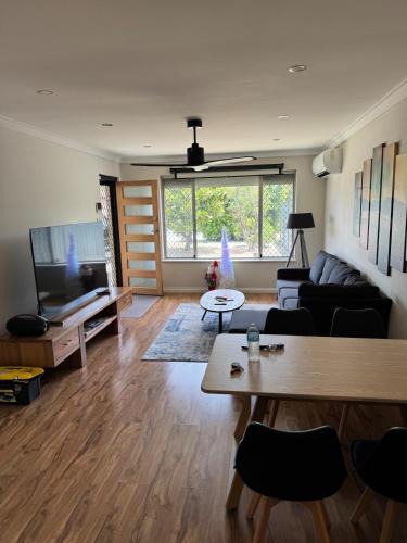 Rivervale Villa | Hop skip and a jump to City and Optus Stadium