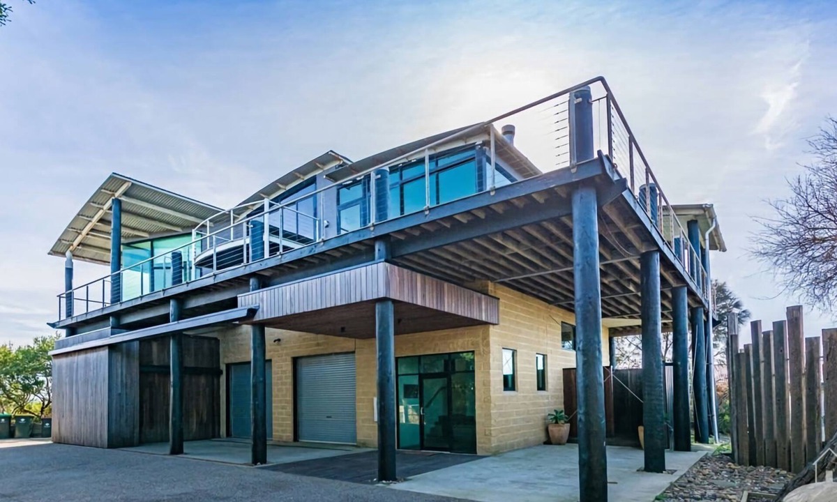 Sandy Point House | Horizons Stay 3 Pay 2 Winter Special