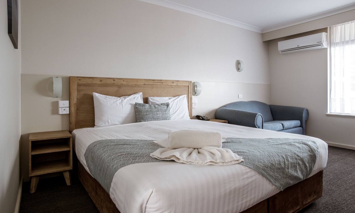 Esperance Hotel | Hospitality Esperance, SureStay Collection by Best Western