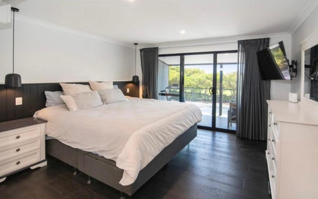 Busselton House | Huge Luxury Busselton Jetty