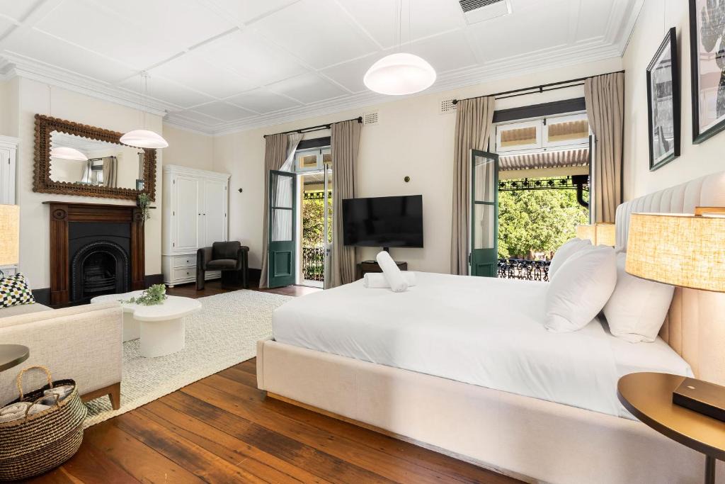 Dawes Point Apartment | Iconic Luxury 5BR Home w/Opera and Harbour view