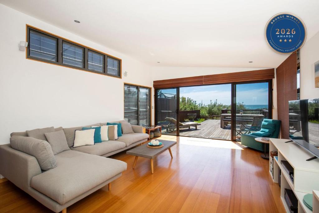 Culburra Beach House | Illaroo Absolute Beachfront with Spa