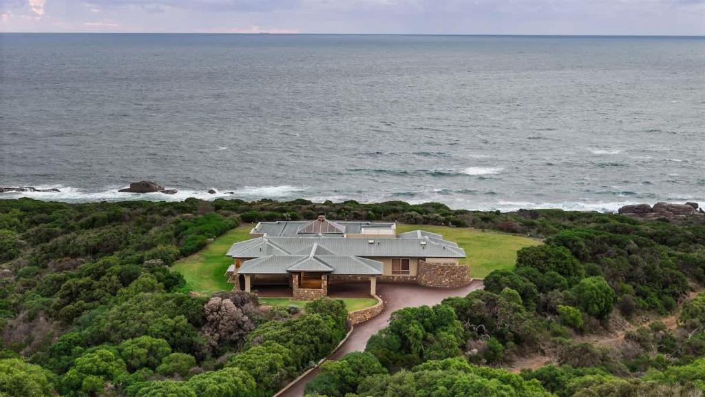 Gracetown House | Incognito - An Exclusive Oceanfront Estate