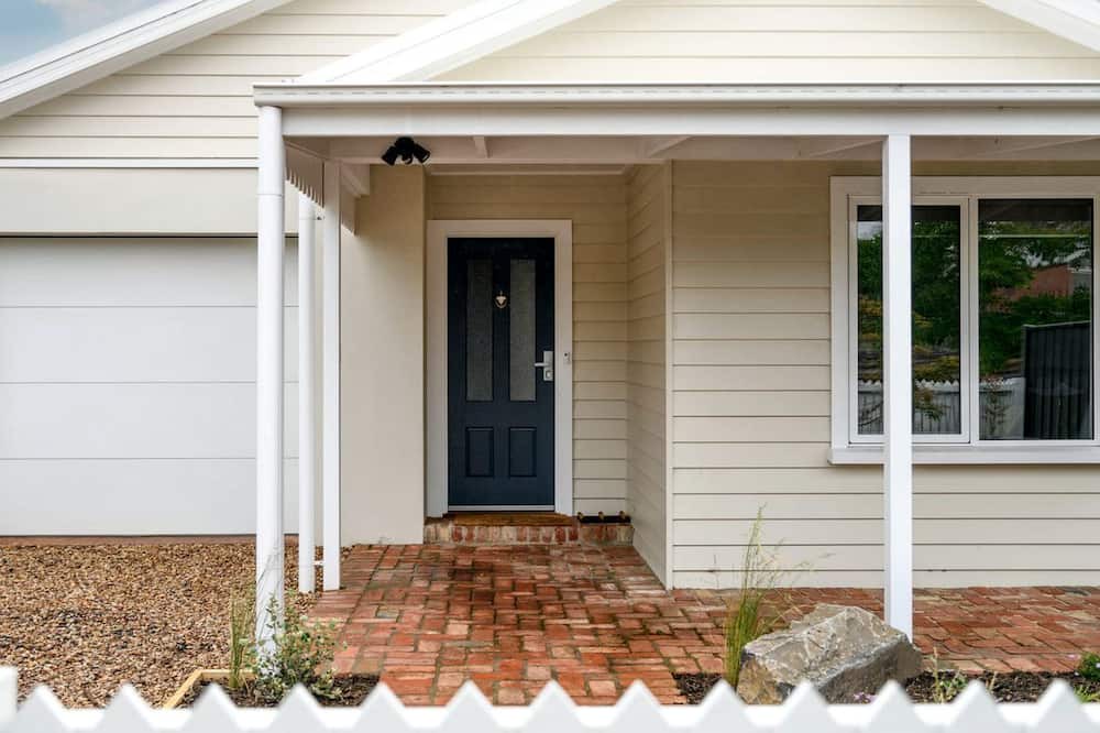 Trentham Cottage | Incredible, Cozy Cottage in Trentham, Victoria
