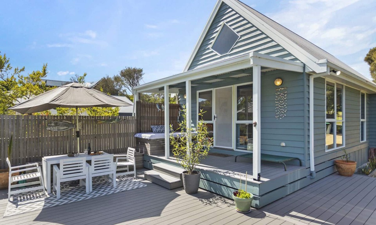 Rye House | Into the Blue by Ready Set Stay - Near the sea and surf