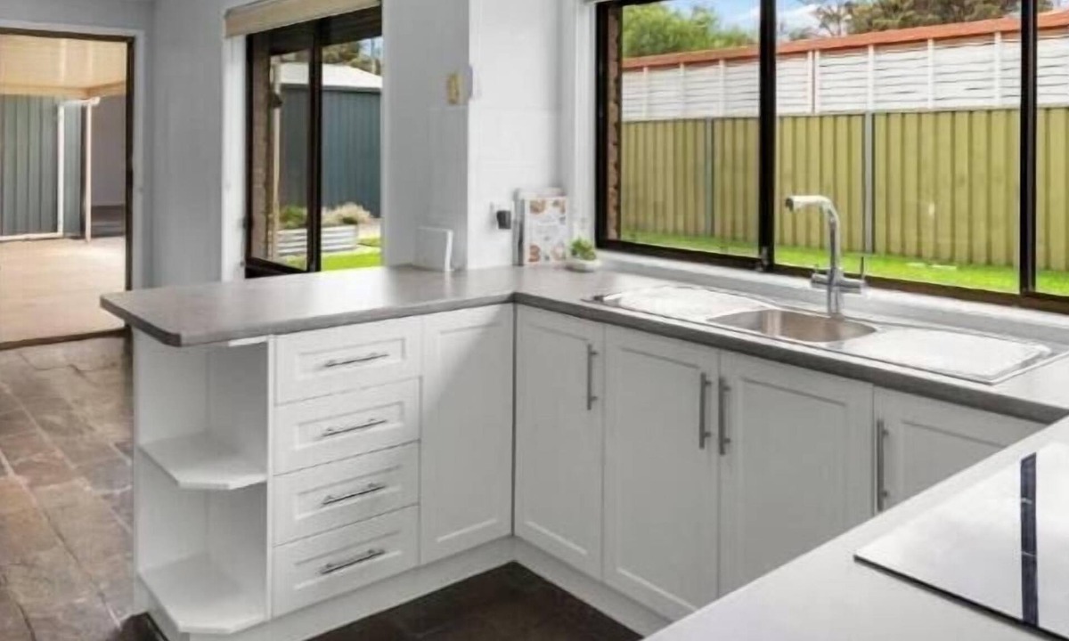 Craigmore House | Inviting 5 Bedroom Home – Warm, Cosy & Spacious