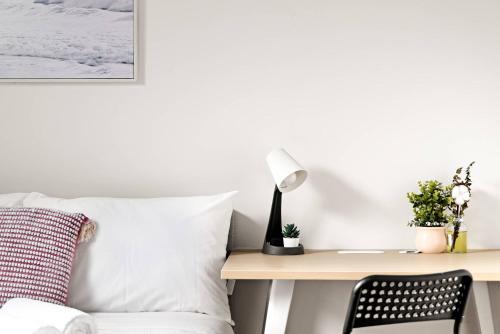 Padstow House | Inviting Double Room - A Peaceful Budget Stay in Padstow - Shared Bathroom