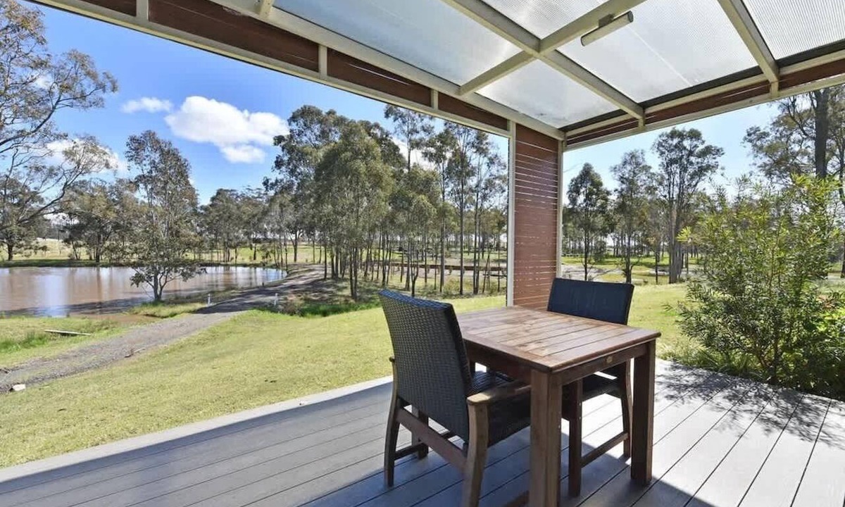 Pokolbin Villa | Ironbark Hill Spa Bath Villa 4 - Novato