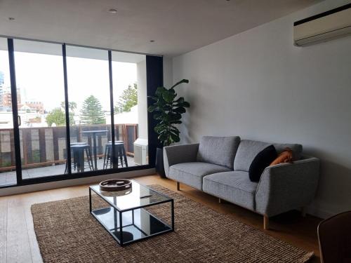 Port Melbourne Apartment | It's Melbourne - by the Beach!