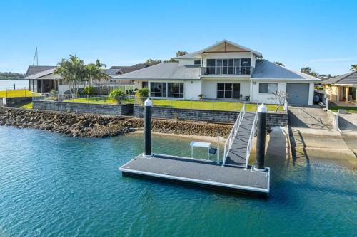 Yamba House | Jeffery River Retreat - Pet Friendly With Private Pontoon - Holiday Yamba
