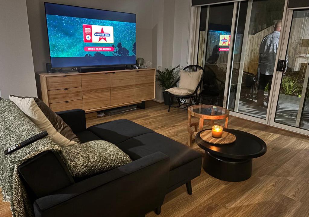 Rosebud House | JettyWalk, Stunning 3br townhouse, walk to beach