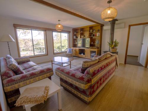Kalaru House | Kangarutha Cottage - Escape to Nature just minutes to Tathra