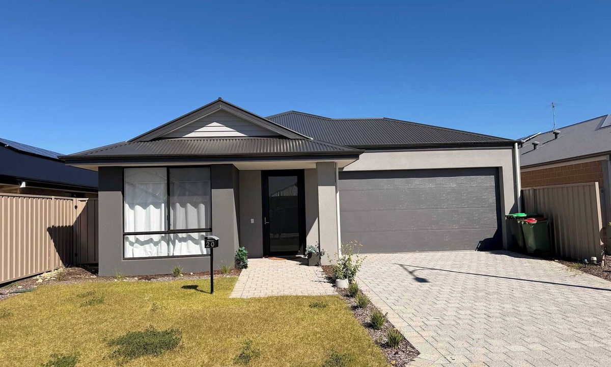 Karnup House | Karnup Getaway with an ensuite bathroom in each room