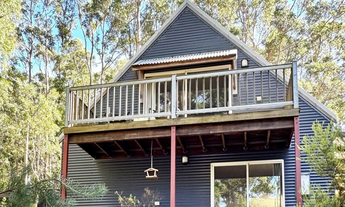 Shadforth House | Karri Views: Walk to inlet, Close to town and Bibbulmun Track