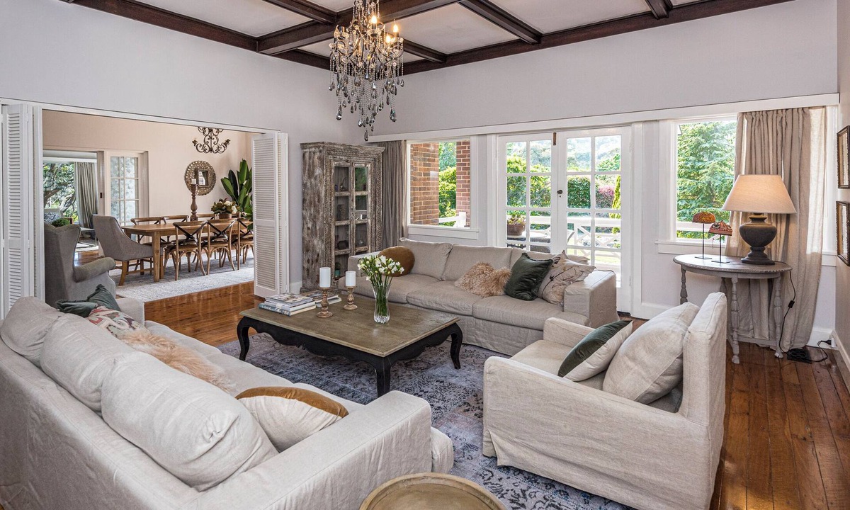 Bowral House | Kerrisdale Bowral - 1 acre of specimen tree gardens, close to wedding venues.