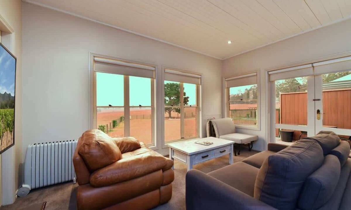 Pokolbin Apartment | King 1 - close proximity to Bimbadgen Hope Estate