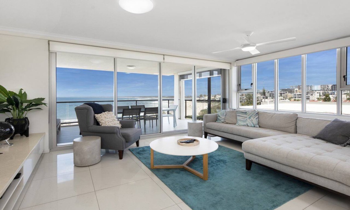 Kings Beach Apartment | Kings Edge unit 11 Kings Beach QLD
