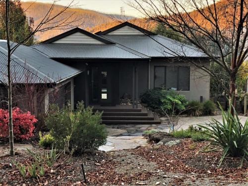Marysville House | Kings View- Breathtaking mountain views