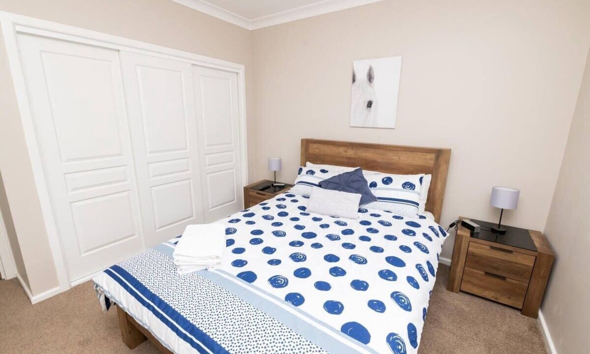 Orange East House | Kinross on Cox Cosy Retreat Opposite KWS