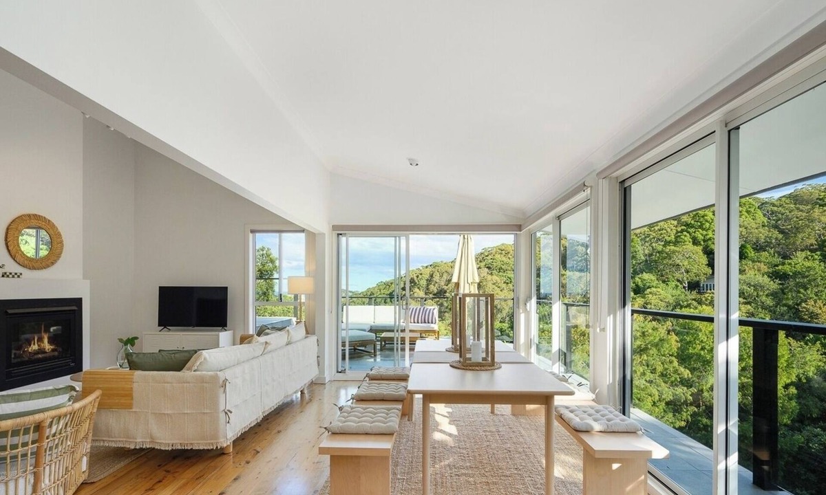 Bilgola Plateau House | KozyGuru | Bilgola Plateau | Sea Breeze Retreat