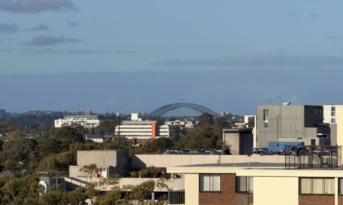 Burwood Apartment | KozyGuru | Burwood | Harbour Bridge-View Apt