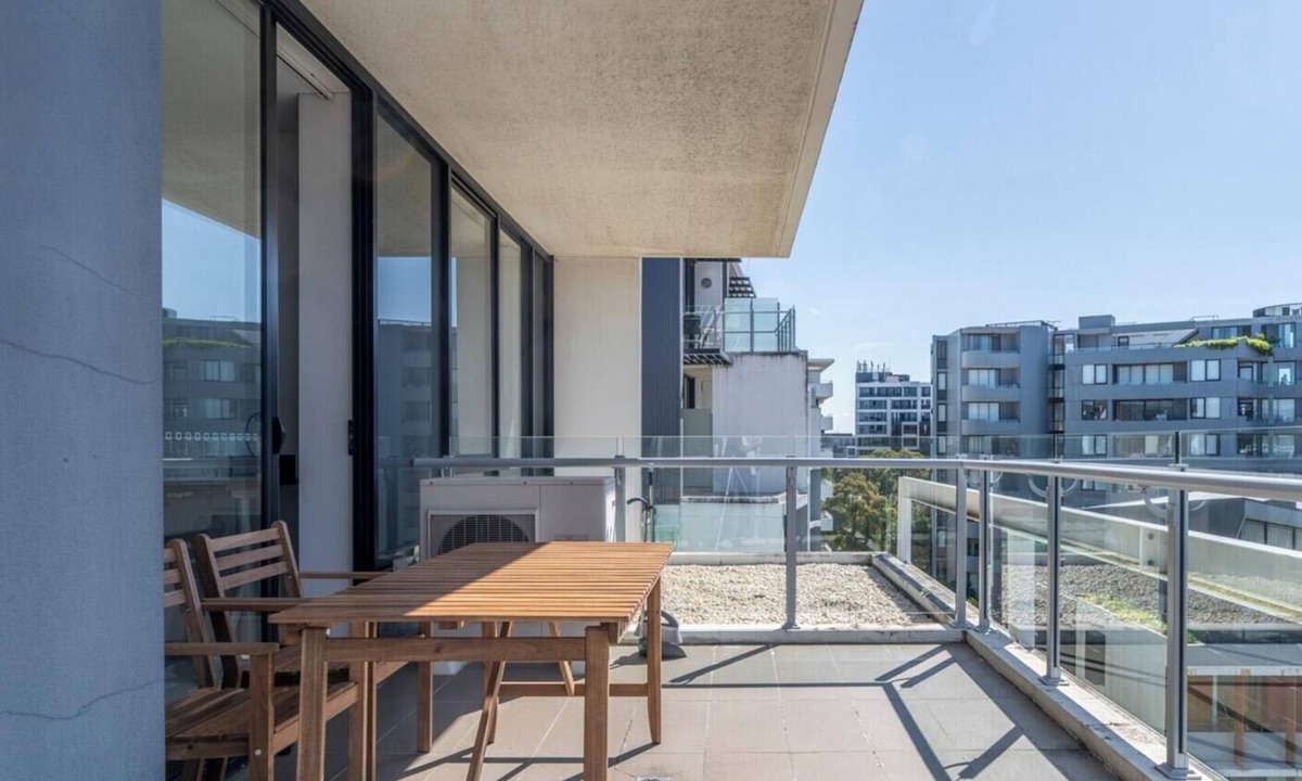 Rosebery Apartment | KozyGuru | Rosebery | Comfy Urban Escape + Parking