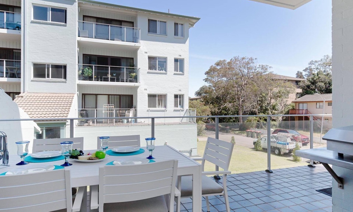 Nelson Bay Apartment | Krait Court, 1 6-8 Krait Cl - great 2 bedroom unit close to little beach