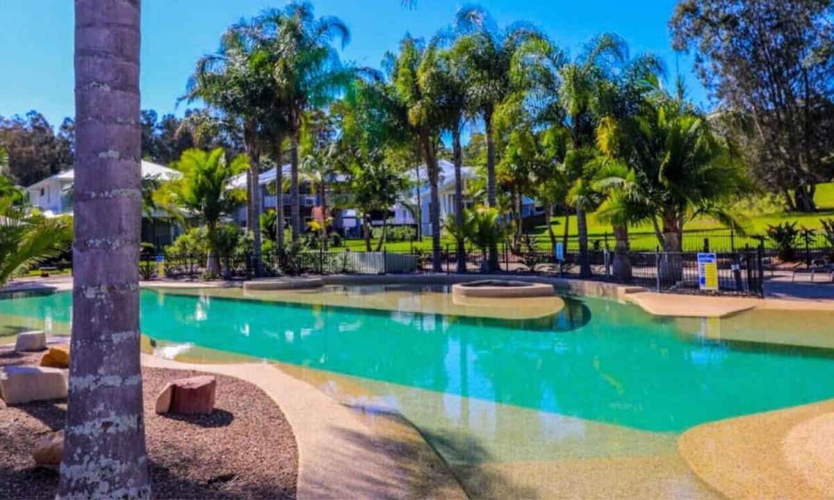Cams Wharf House | KriSie's Siesta at Raffertys Resort #71