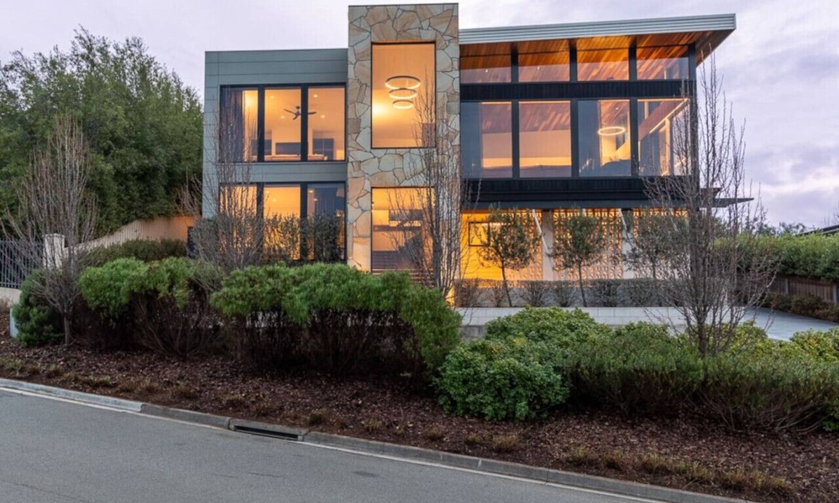 Trevallyn House | Lachlan Retreat, luxury entertainer Launceston