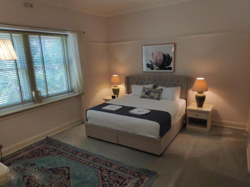 Benalla House | Lake House Benalla