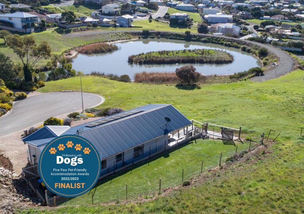 Encounter Bay House | Lake & Reserve Front Bird Haven - 3BR