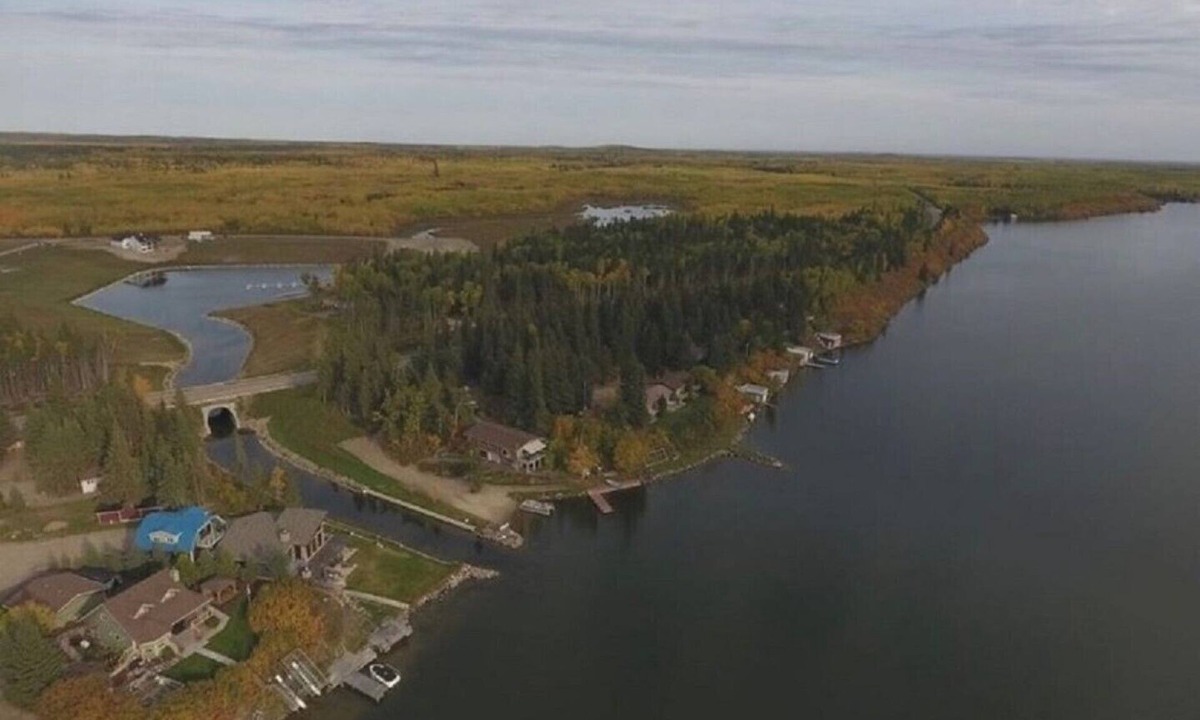Loon Lake House | Lakefront Cabins for Rent, with private marina - Cabin 8