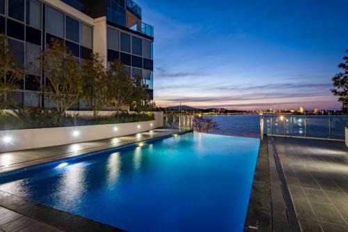 Kingston Apartment | Lakefront Retreat with Stunning Views