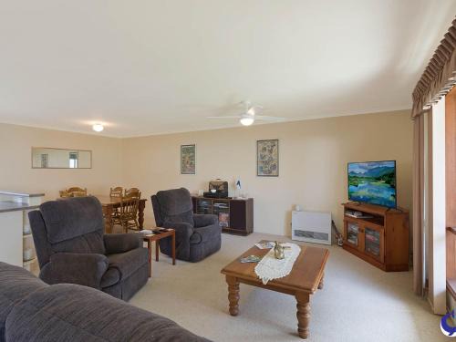 Dalmeny Apartment | Lakesea Unit on Mort