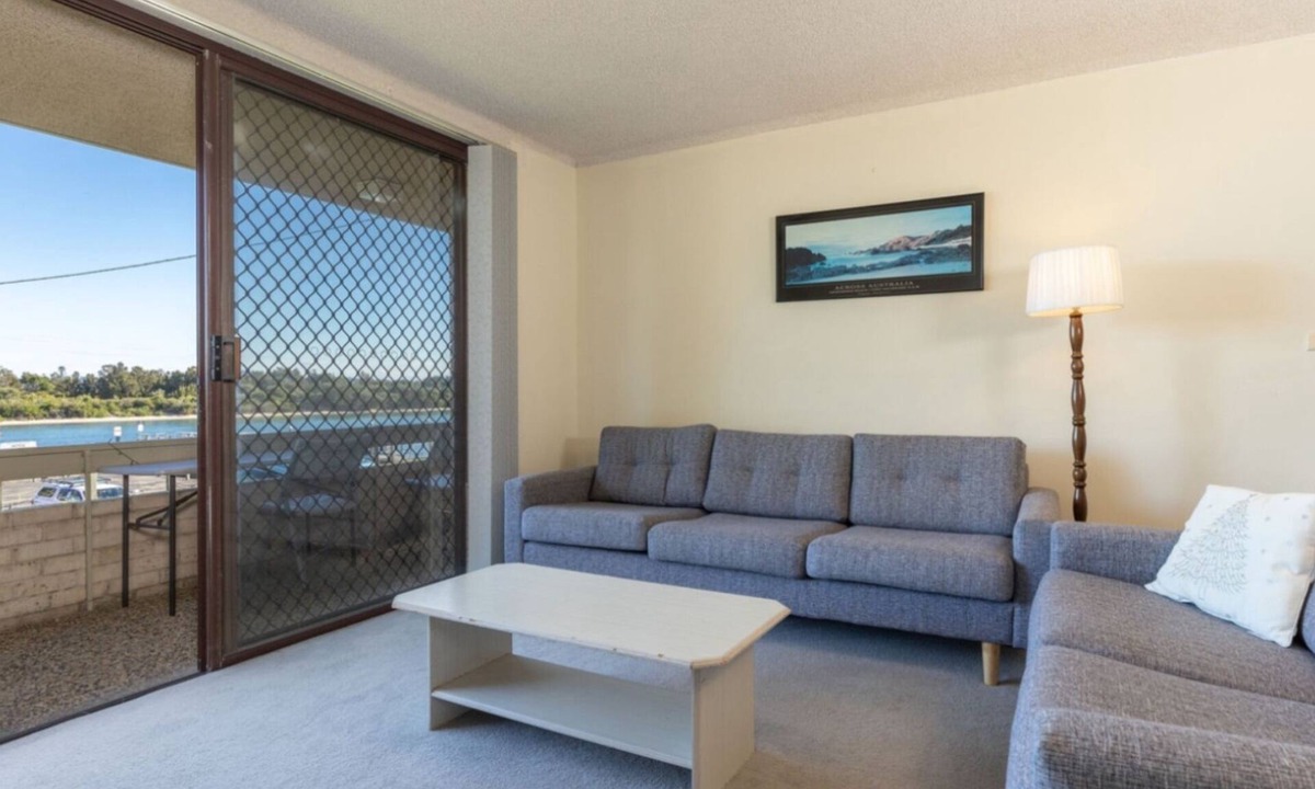 Forster Apartment | Lakeshore Lodge 2: 2 BR, 1 BA Apartment in Forster, Sleeps 4