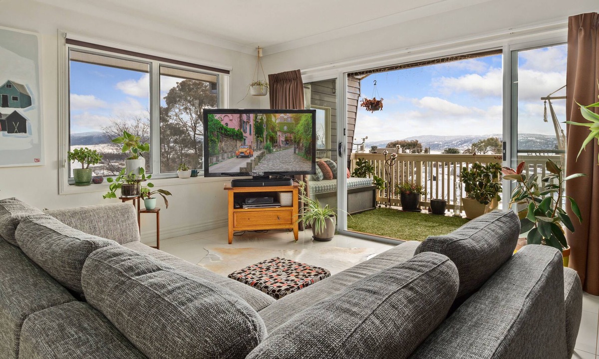 Jindabyne Apartment | Lakeview 3 Apartment - Close to town, Lake and Mountain Views