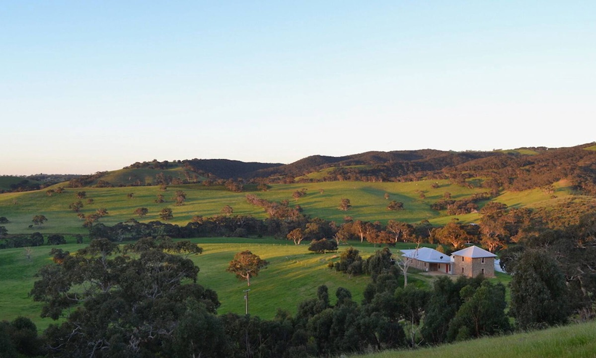 Myponga House | Lapito House - a pet friendly restored stone farmhouse