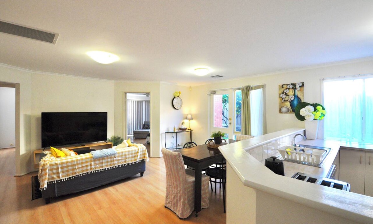 Glen Waverley House | Large, spacious group stay, quiet area with a private yard, central in Melb S/E
