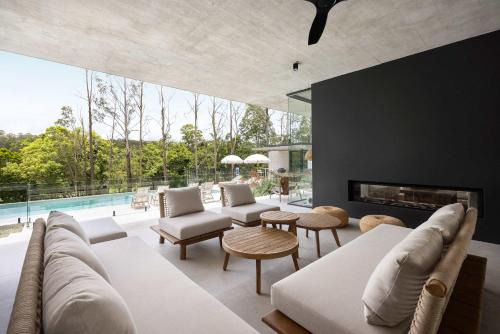 Doonan House | Latitude 156 - Elevated Luxury Overlooking the Greens