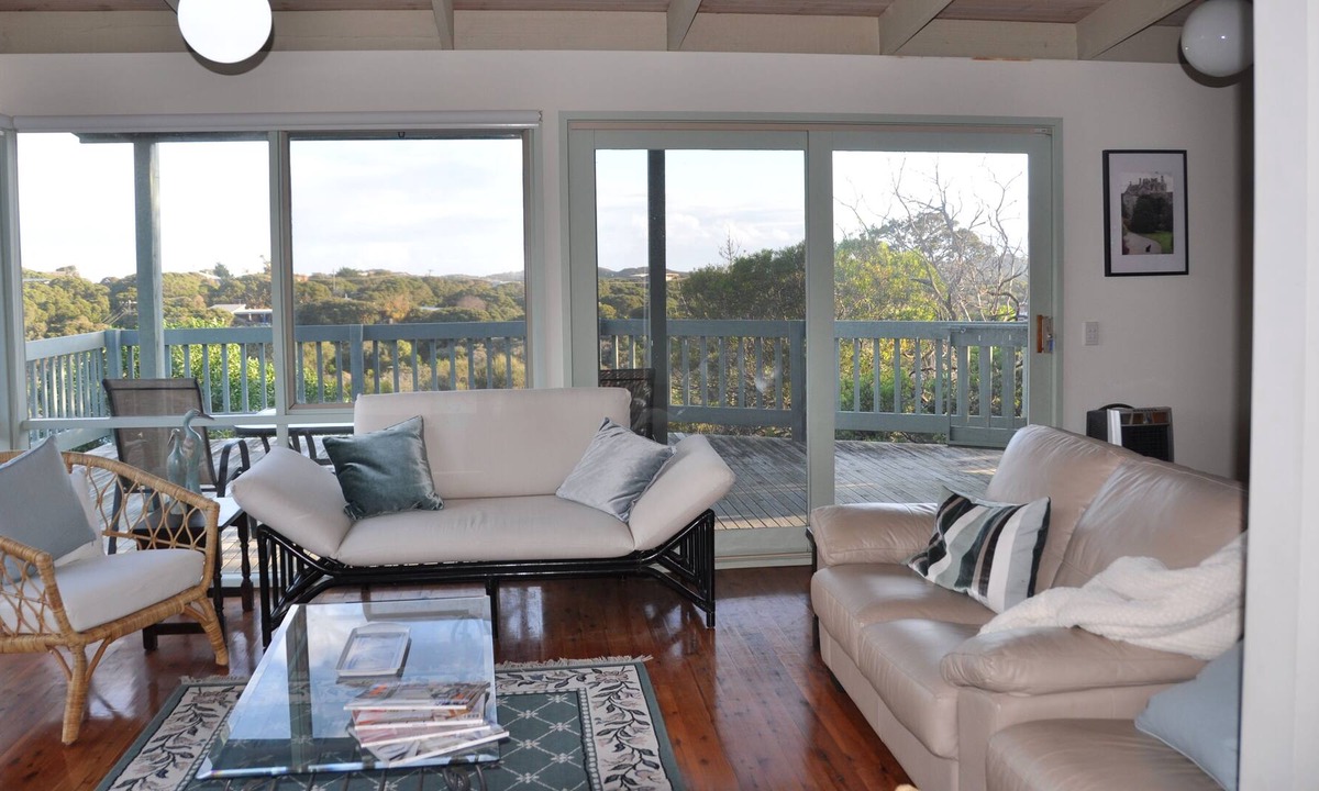 Blairgowrie House | Lavender Lane Beach House - Tranquil Beach Retreat with Views