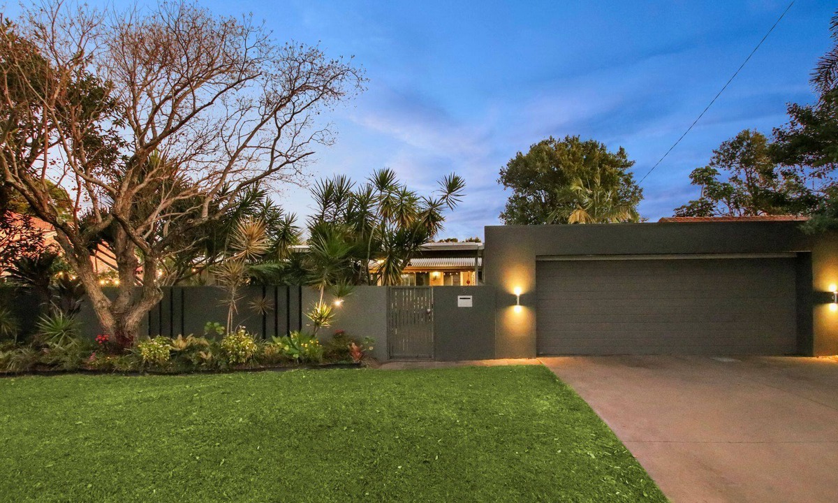 Dicky Beach House | Lawley Street 8, Dicky Beach