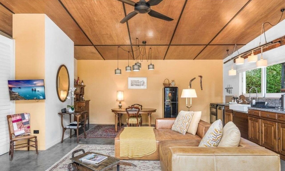 Upper Wakefield House | Lianna Bungalow - One Bedroom Apartment, Sleeps 2