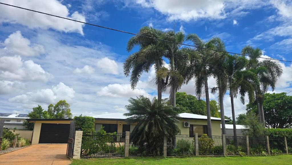 Parkside Villa | Life is good in Parkside Relaxing 3 BR Retreat