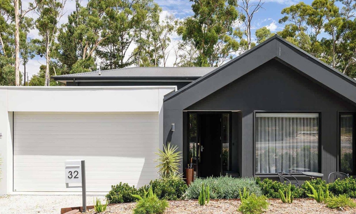 Daylesford House | Limni Daylesford - A modern lakeside escape
