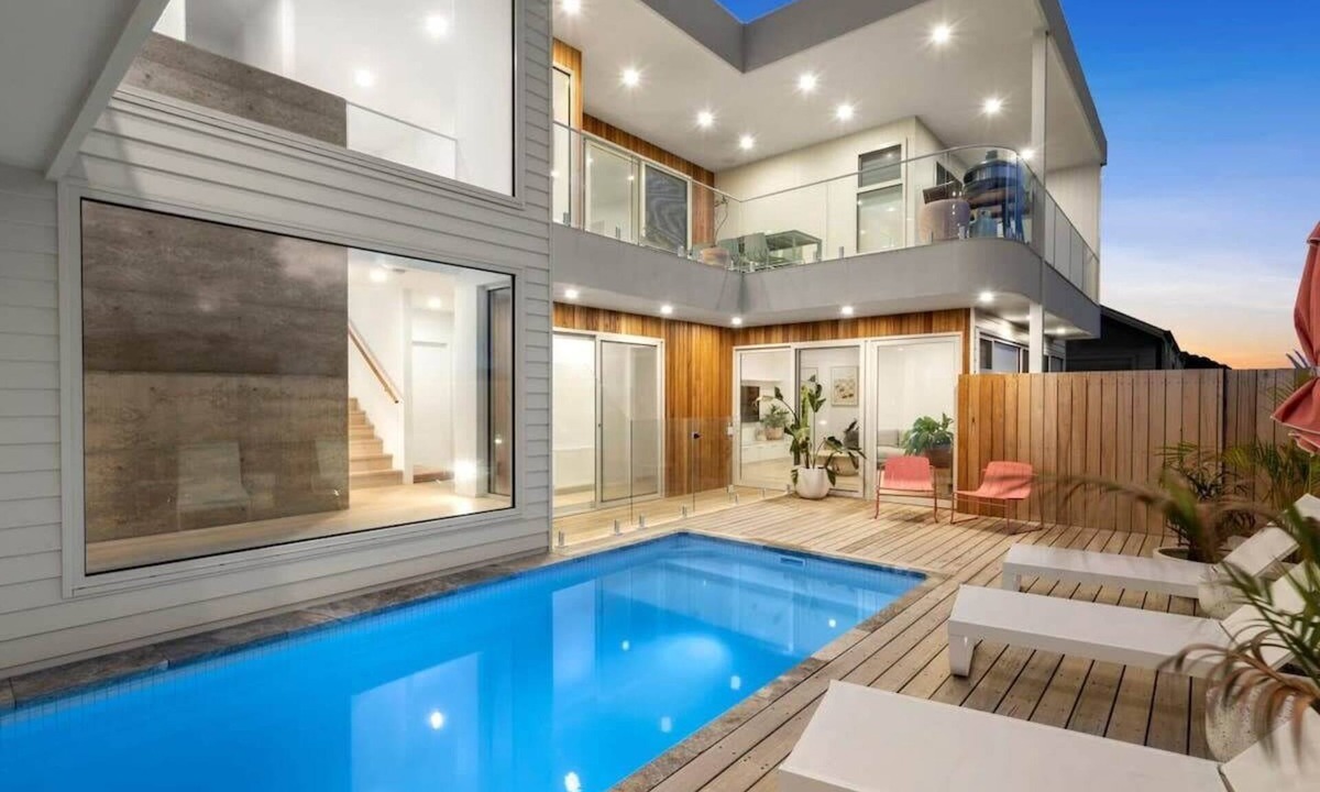 Point Lonsdale House | Links view coastal sanctuary with heated pool