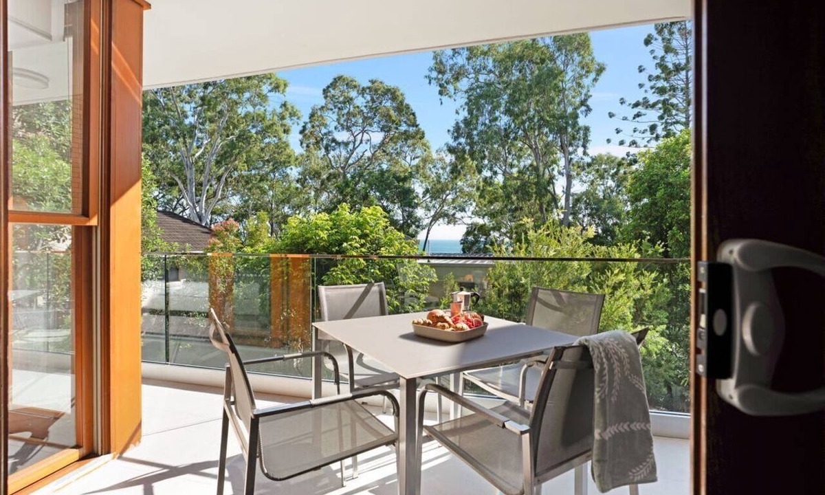 Noosa Heads Apartment | Little Cove Lodge 5 Park Road 24