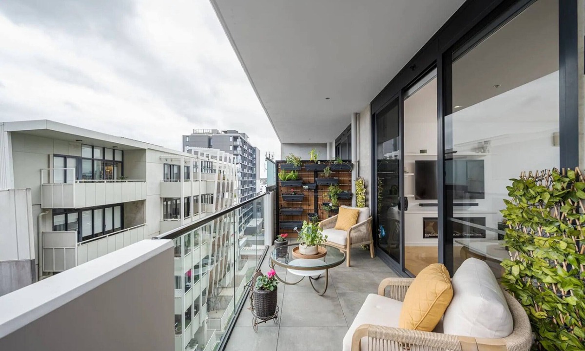 Preston Apartment | Little Gem, close to Melbourne CBD, short train journey to MCG