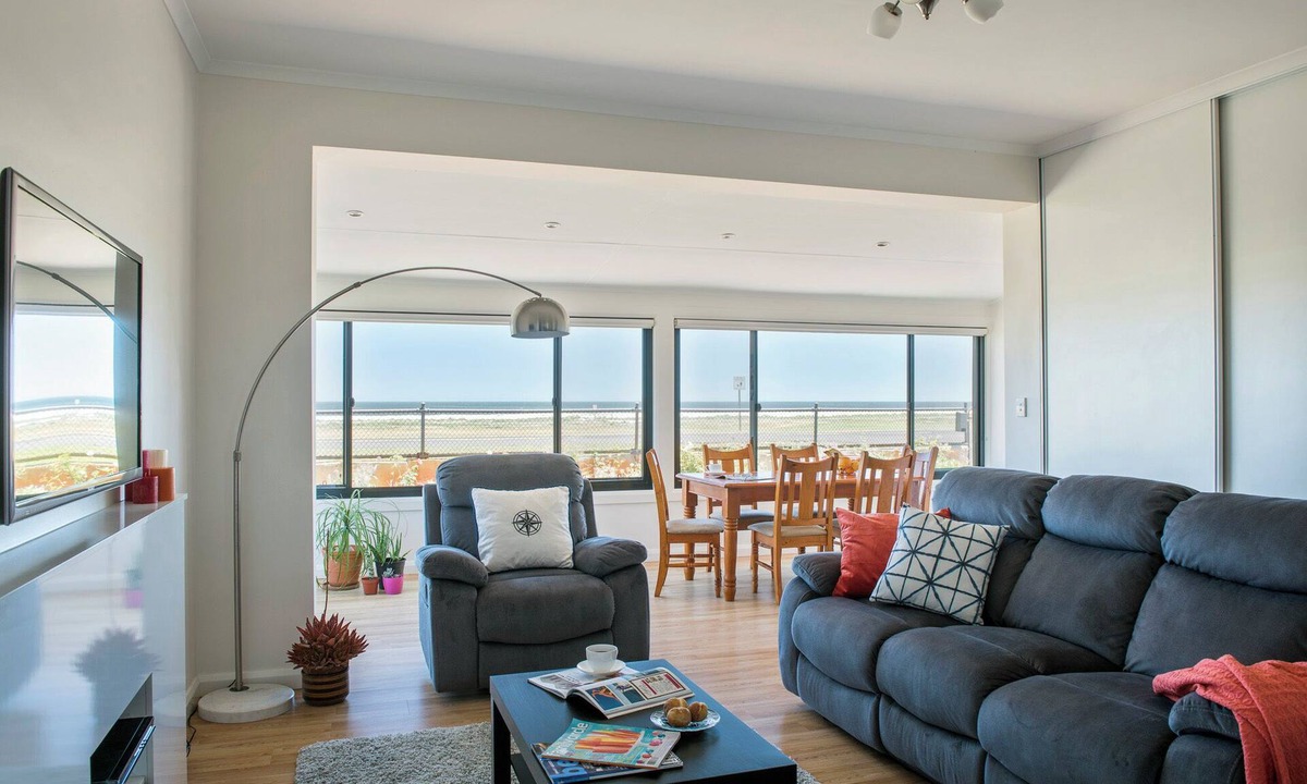 Lacepede House | Location, location, by the Beach. Our Destination is 9