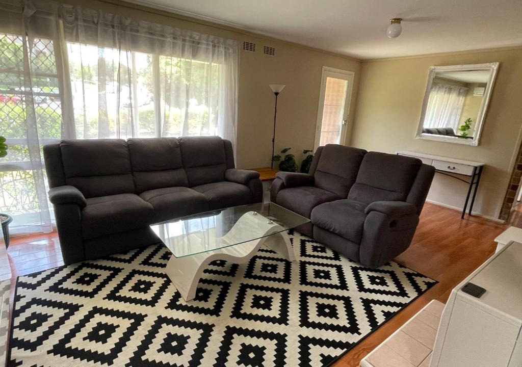 Curtin House | Locum Welcom two guests house close to Canberra Hospital