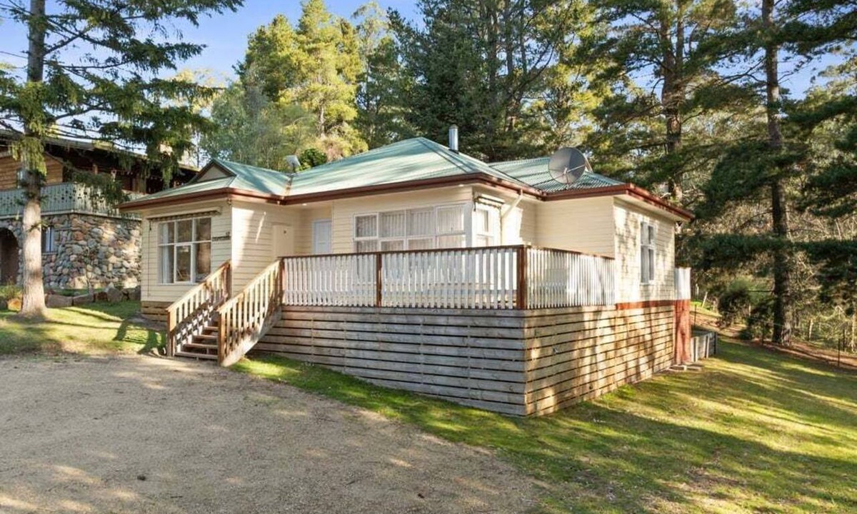 Sawmill Settlement House | Lola's Lodge - Base of Mt Buller
